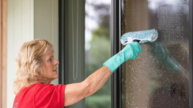 best way to clean glass windows